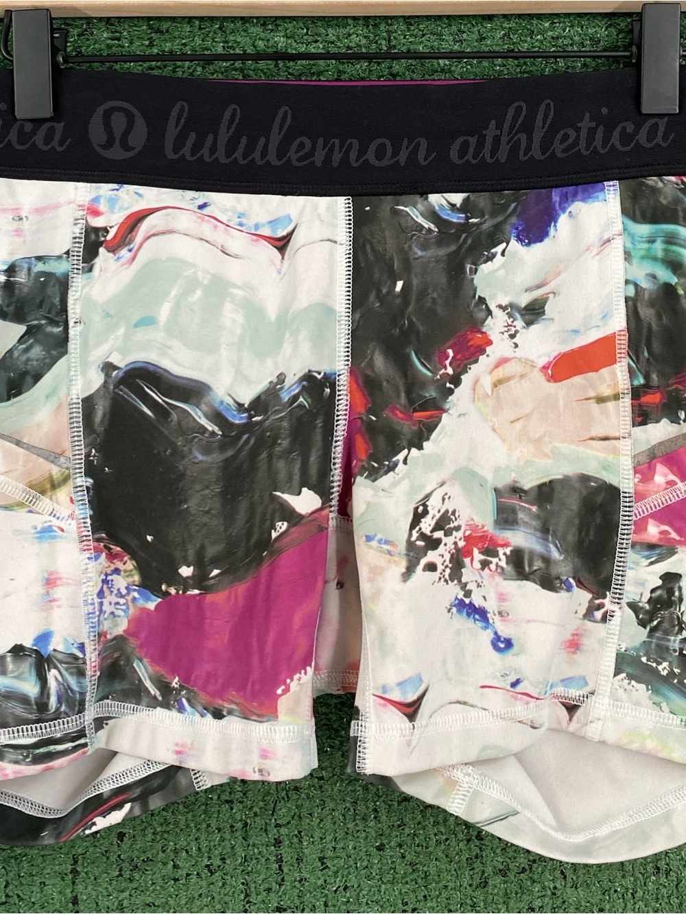 Lululemon What The Sport Colorful Abstract Pattern Biker Shorts Women’s Size 6